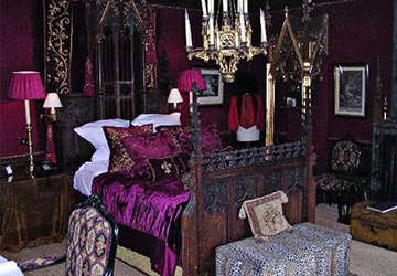 14 Gothic style beds