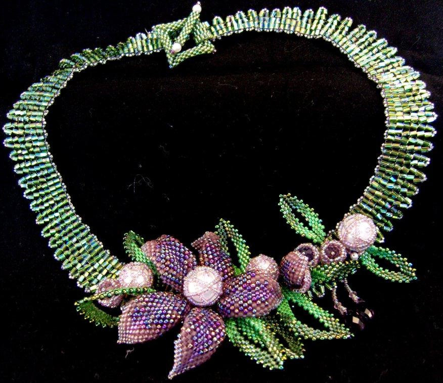 Luxurious necklaces and beaded necklaces