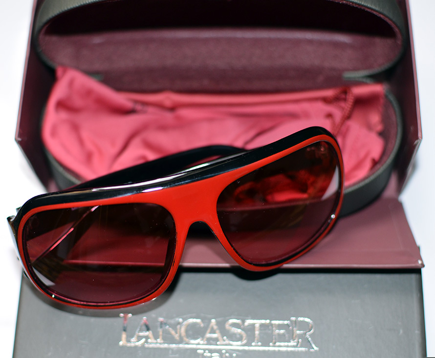 red sunglasses