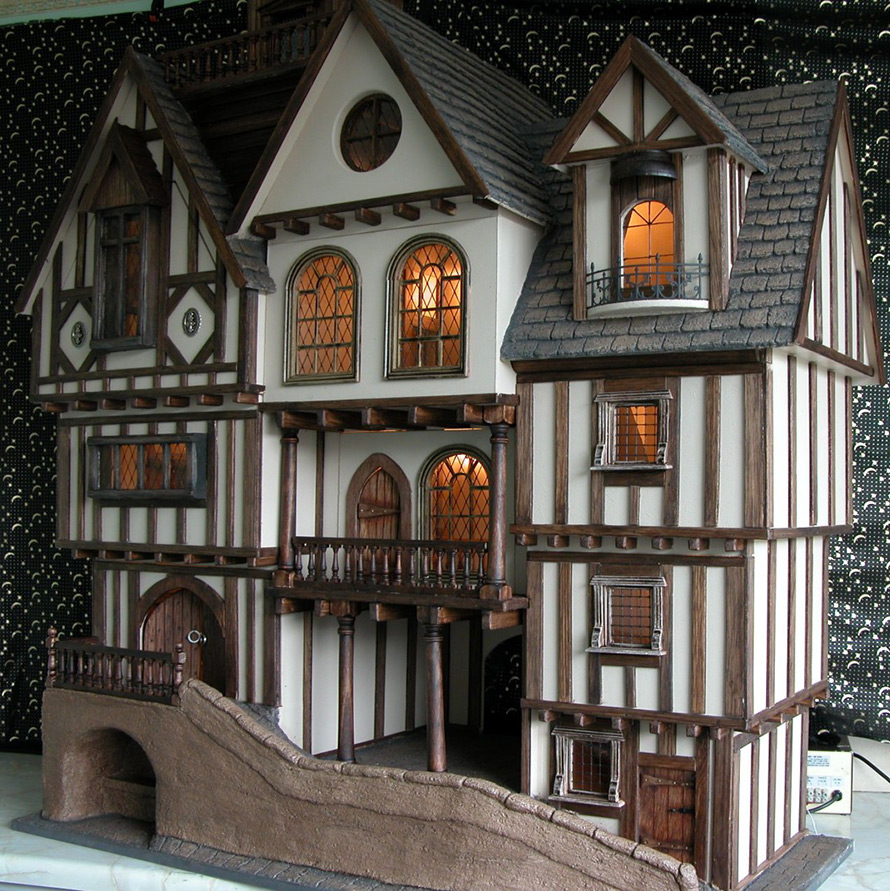 Vintage doll houses