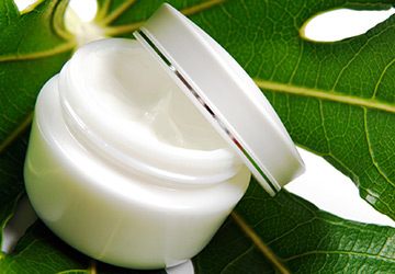 What is the difference between natural cosmetics and organic