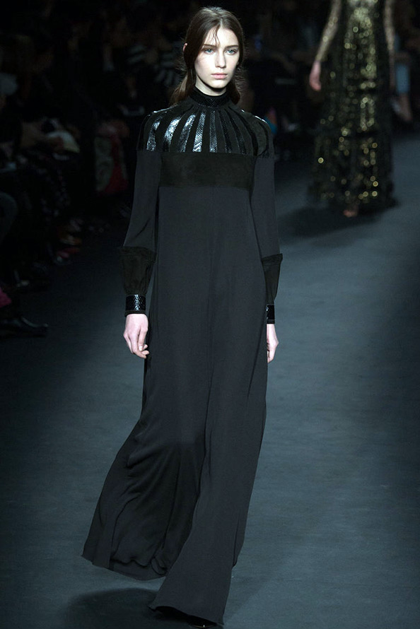 Robe longue noire Valentino