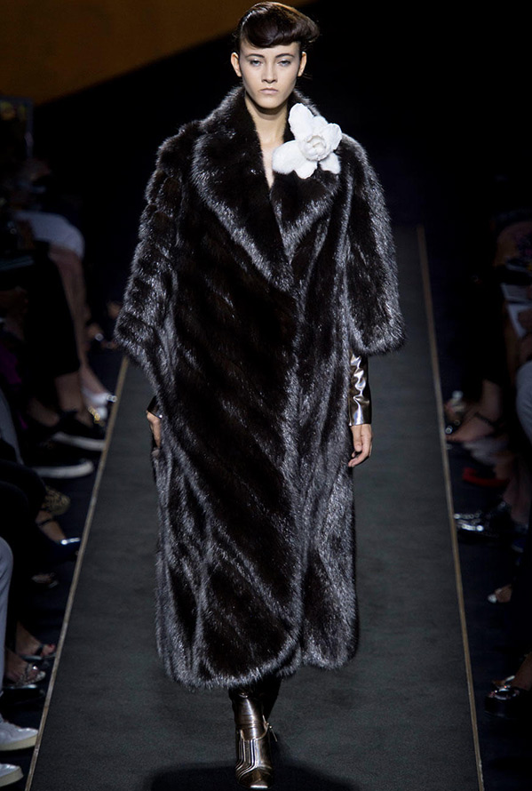 Fur coat Fendi 2024-2025