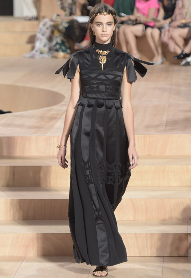 Robe noire de Valentino