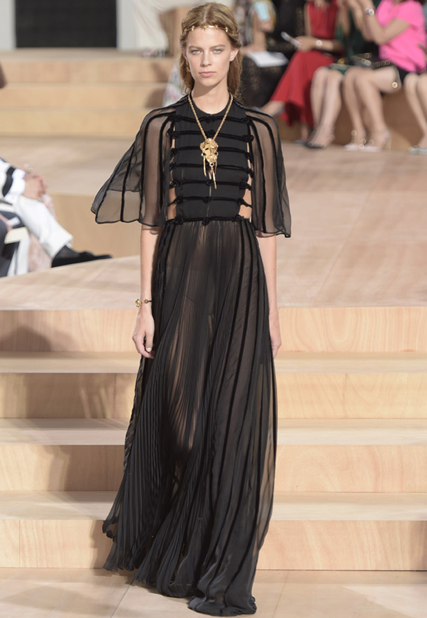 Robe noire de Valentino