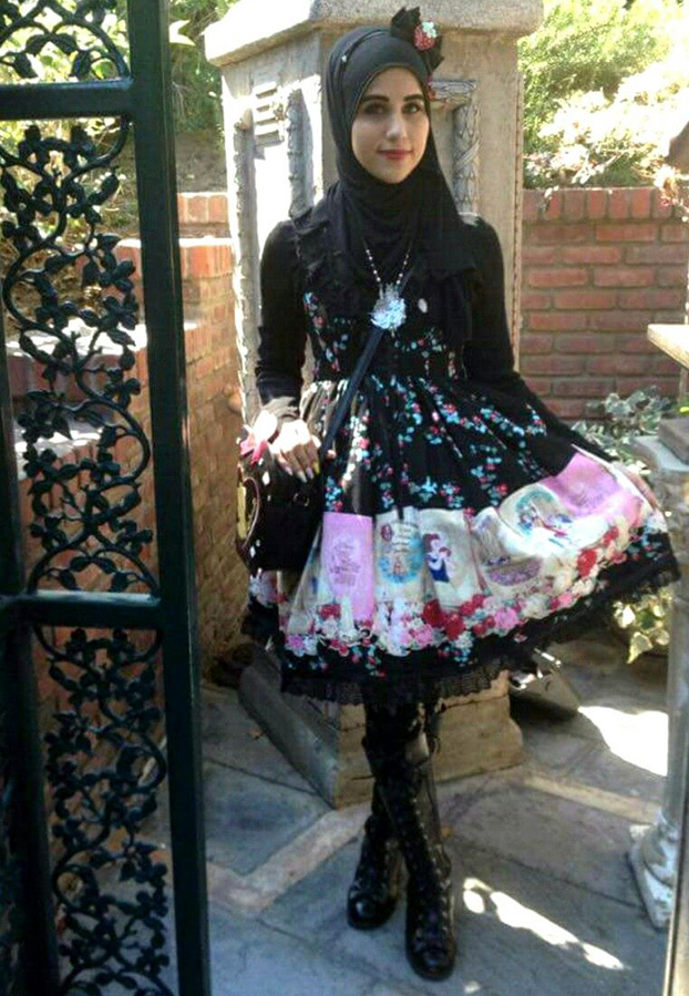 Lolita orientale en hijab