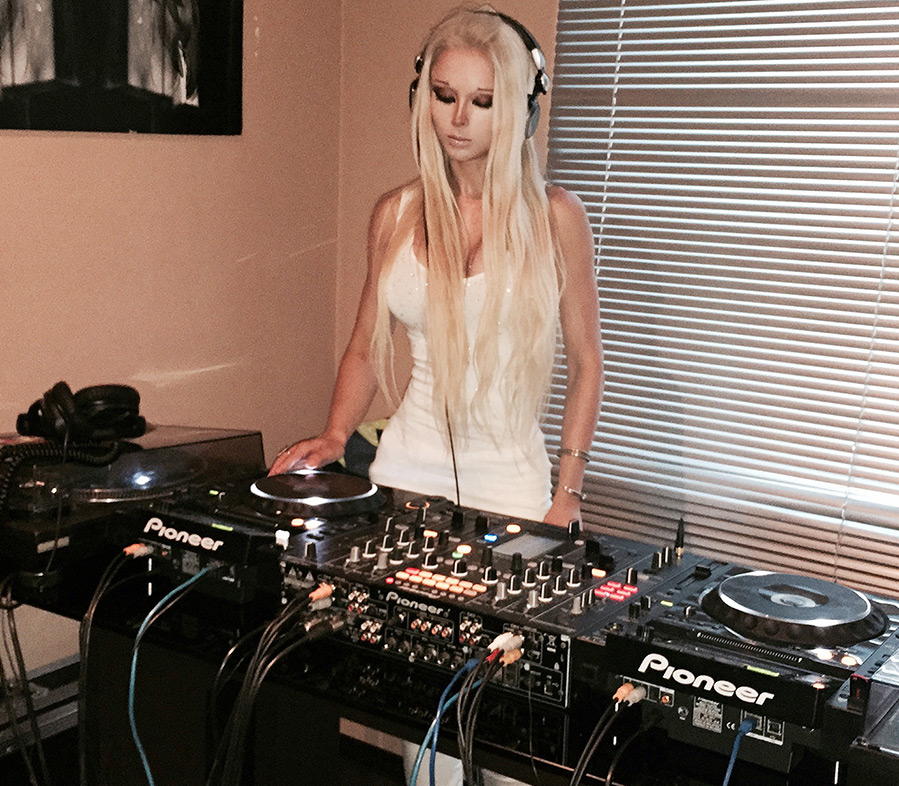 Valeria Lukyanova begins DJ career