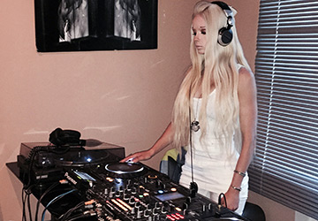 Valeria Lukyanova begins DJ career