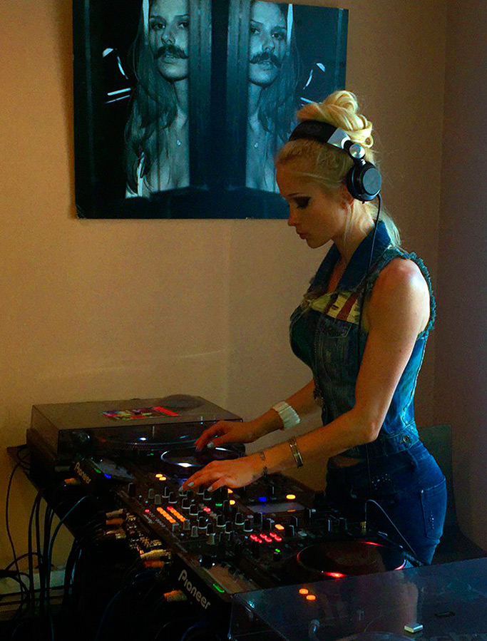 Valeria Lukyanova begins DJ career