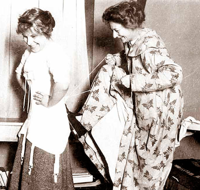 corsets in clothes 1900s