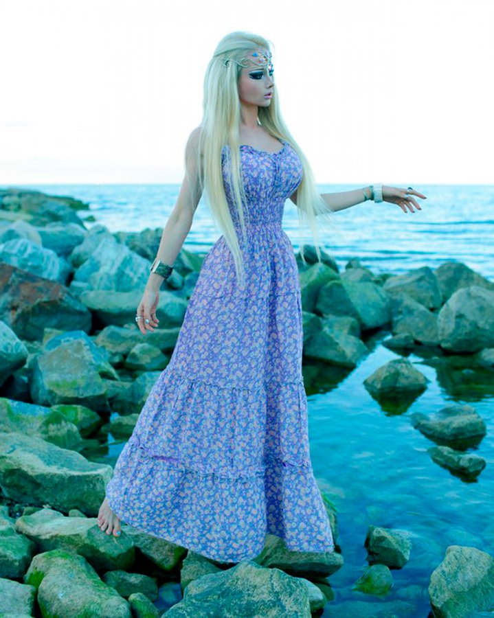 Valeria Lukyanova photo