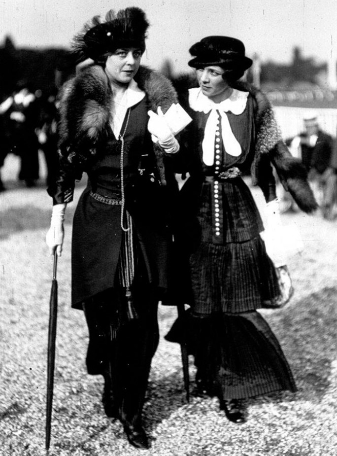 Street fashion of the early 20th century