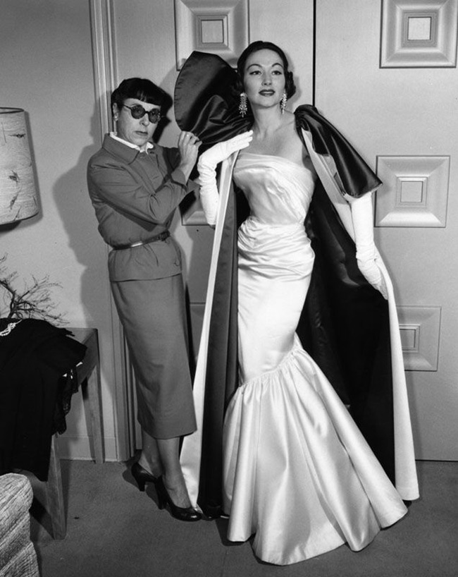 The best outfits and biography of Edith Head