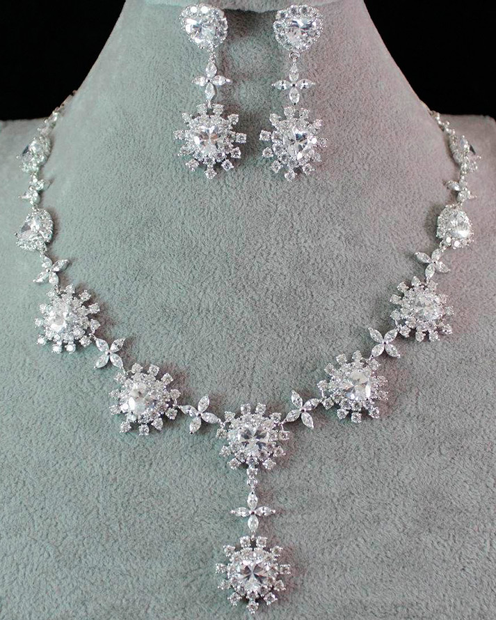 Snowflake necklace