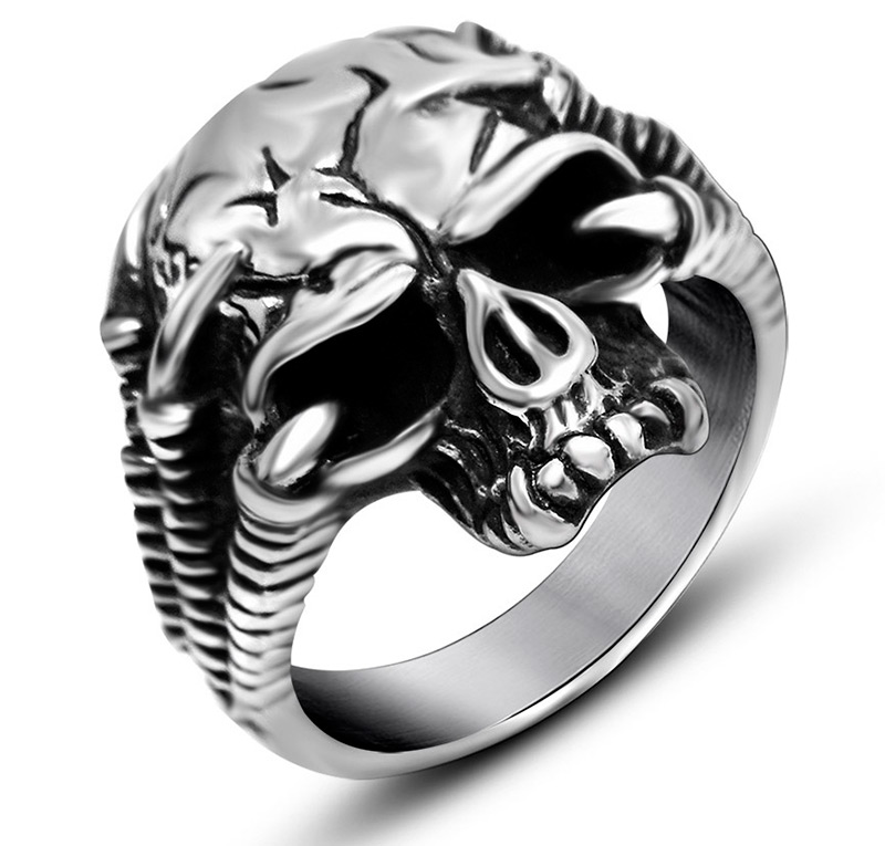 skull ring