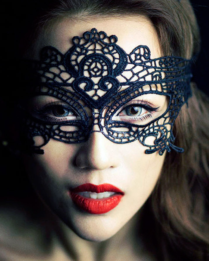 Halloween Lace Mask