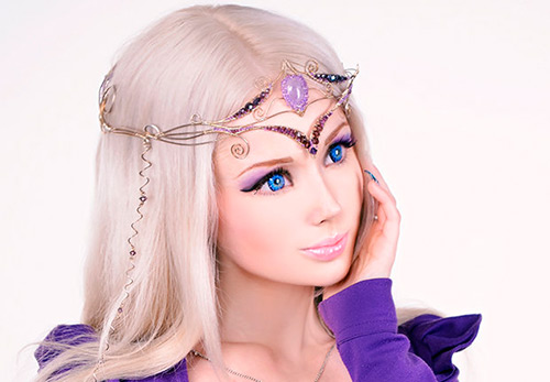 Valeria Lukyanova presented her first track