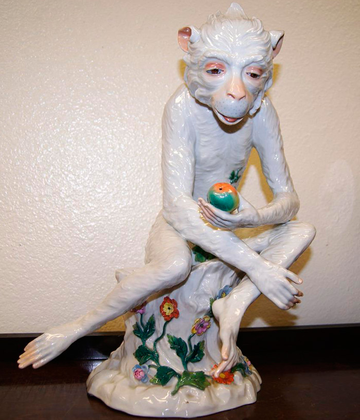 Porcelain monkeys for the New Year