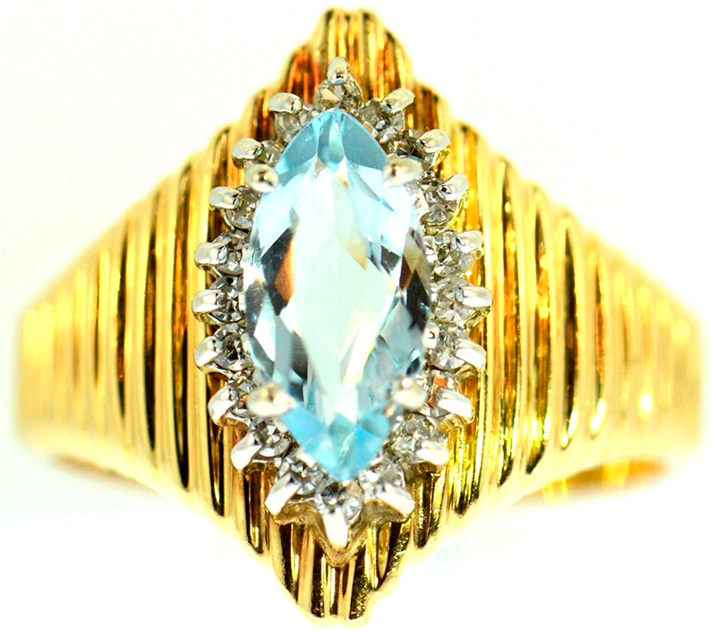 Gold-framed aquamarine