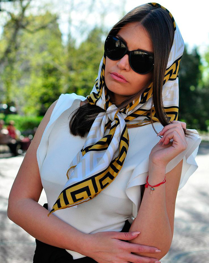 How beautiful to tie a scarf