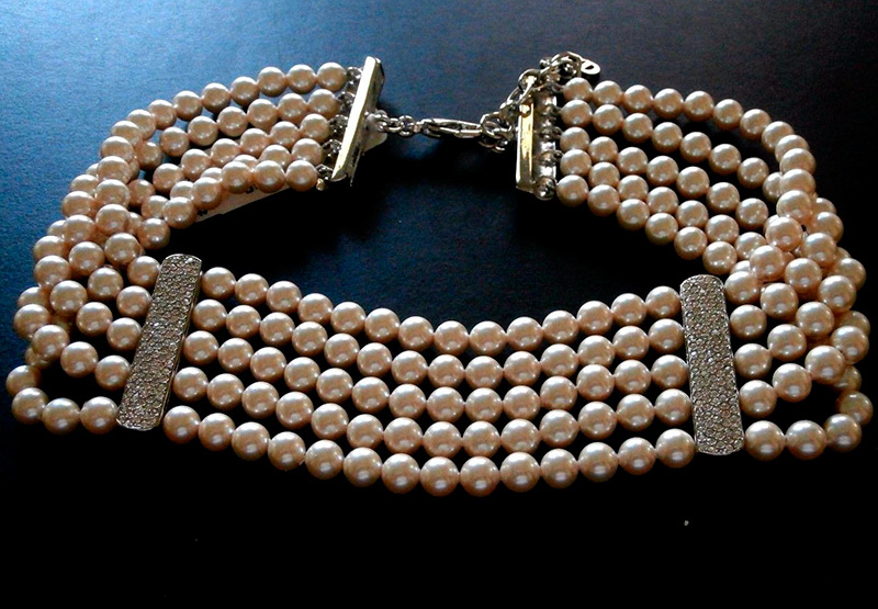 Pearl collar