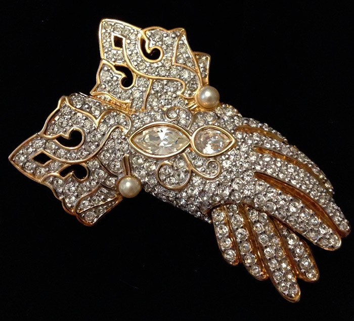 Wedding brooch for the bride