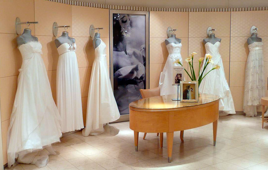 We create a salon for the rental of wedding and evening dresses