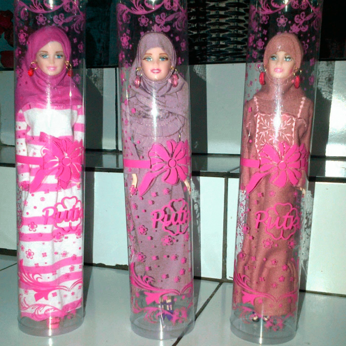 Dolls for muslim women