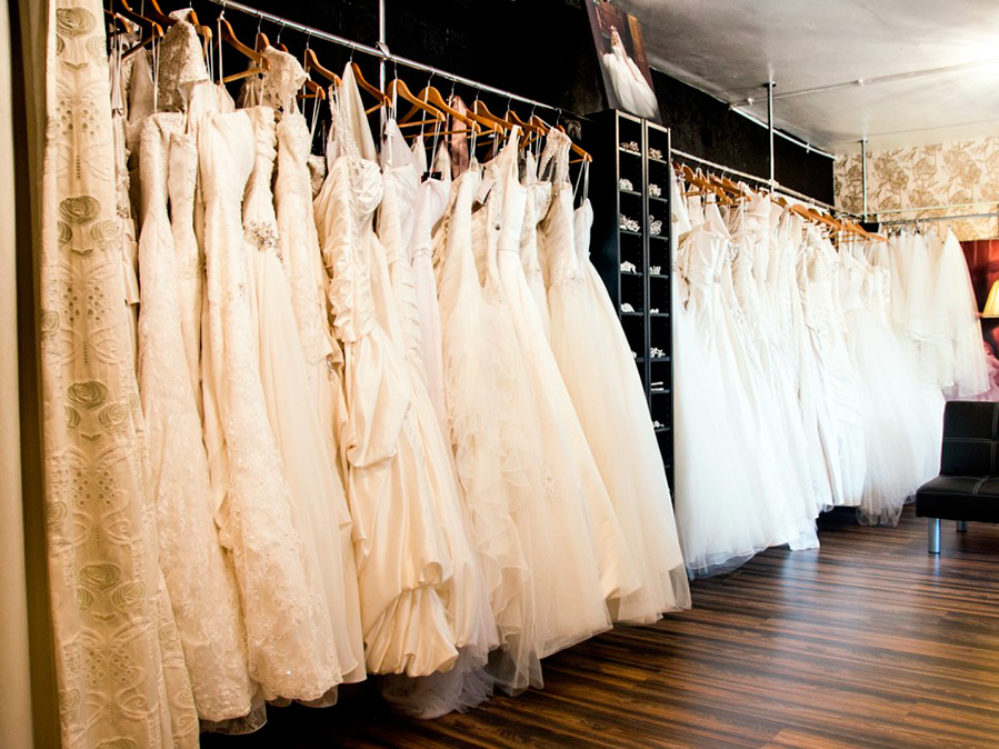 Where is it profitable to buy a beautiful wedding dress