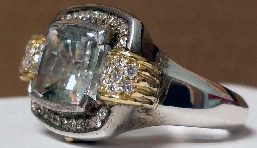 Ring with topaz