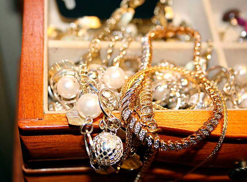 10 rules of jewelry care