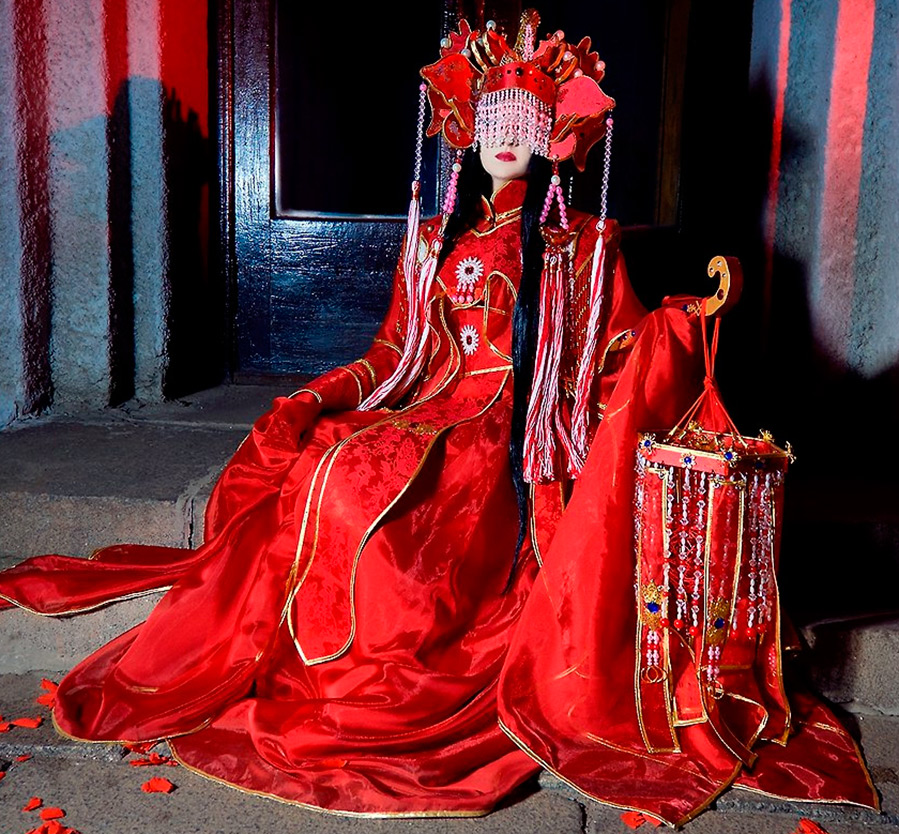 Wedding dresses and traditions in China