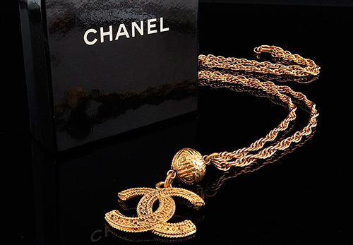 Chanel Necklaces, Beads & Pendants