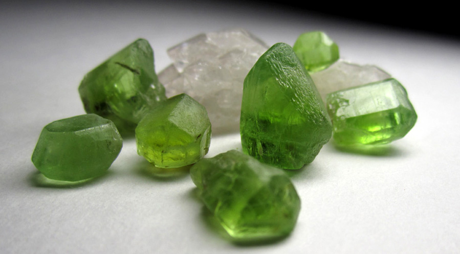 Chrysolite stone - history and properties of the stone