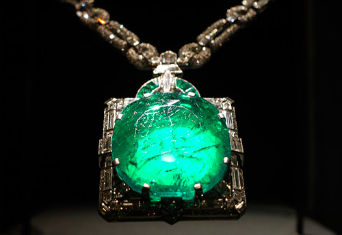 Unusual stories with famous emeralds