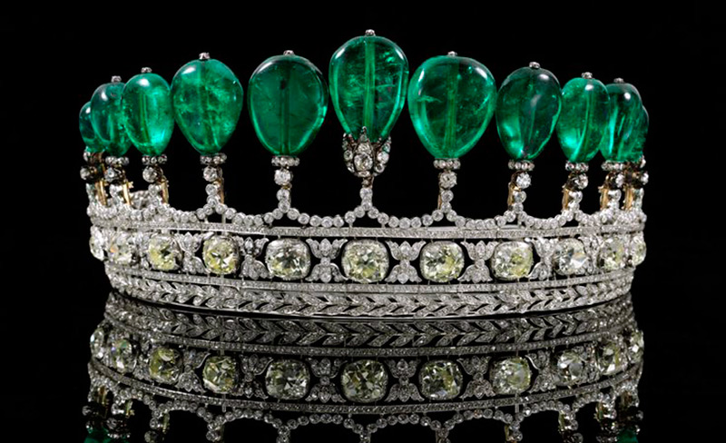 Unusual stories with famous emeralds