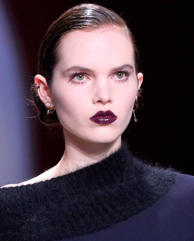 Dark lipstick on the lips - the main beauty trend 2024-2025