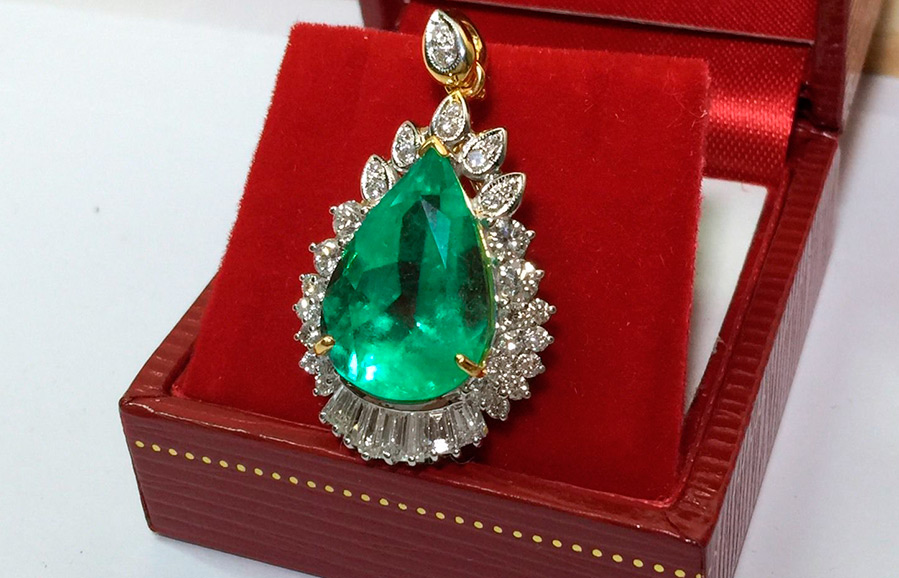 How the value of precious emeralds is determined