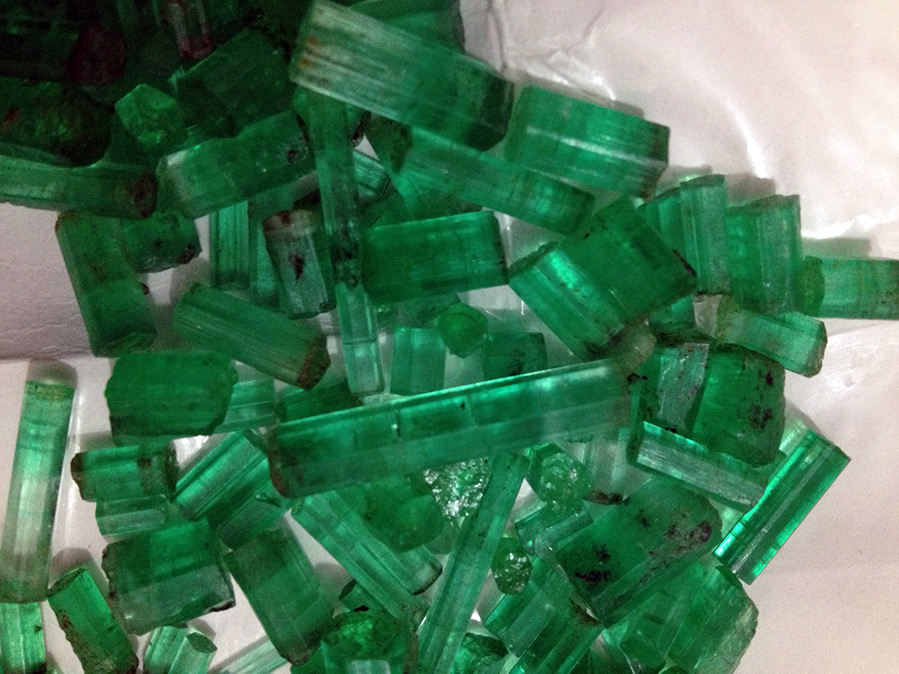 Artificial emeralds