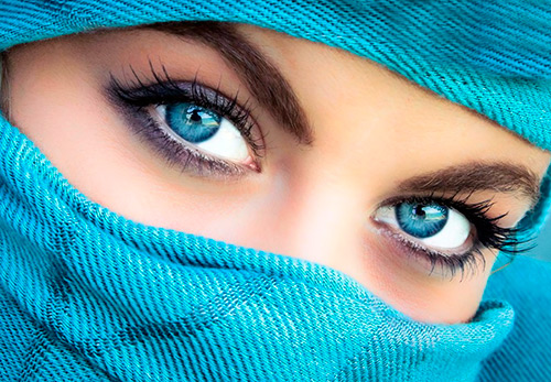 The best ways to remove puffiness under the eyes