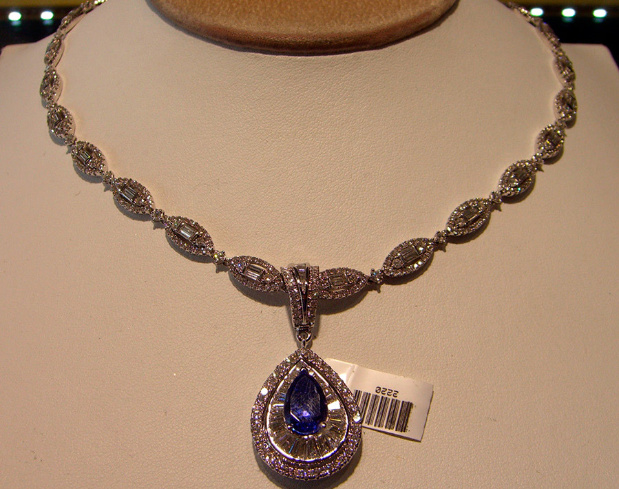 Tanzanite pendant