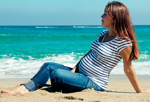 Is it possible to sunbathe for pregnant women at sea