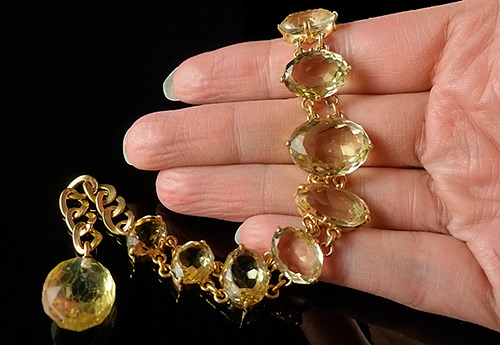 Citrine jewelry and the remarkable properties of stone