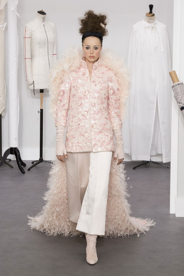 Chanel wedding outfit