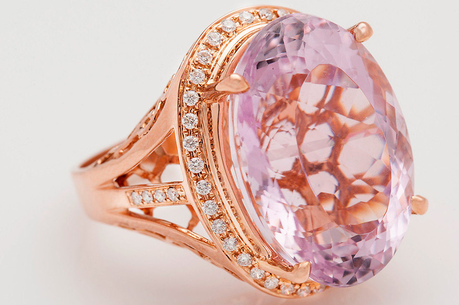 Ring with kunzite