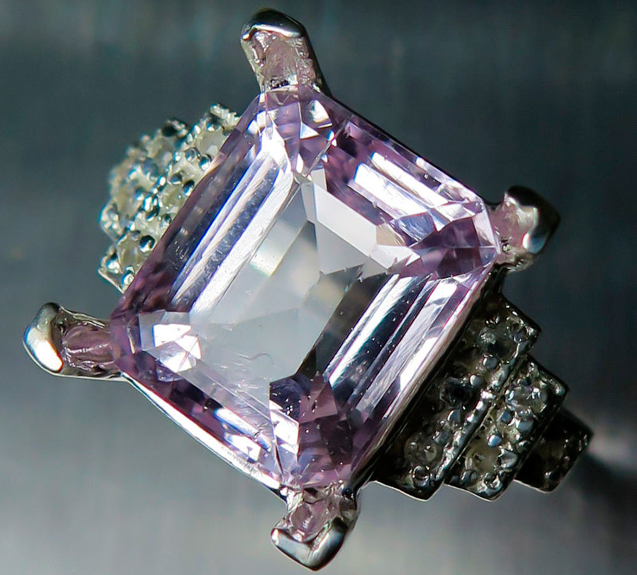 Ring with kunzite