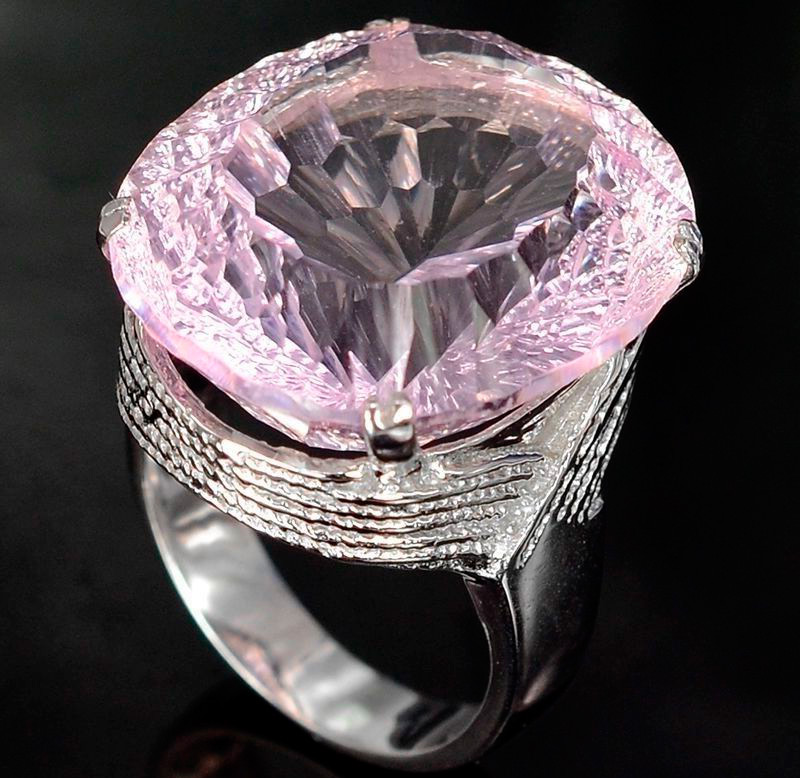 Ring with kunzite