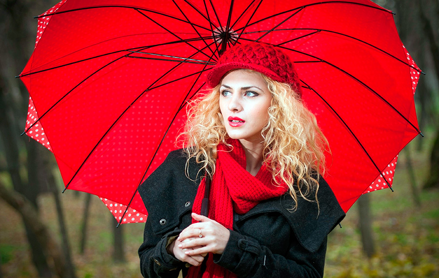 Beau parapluie rouge