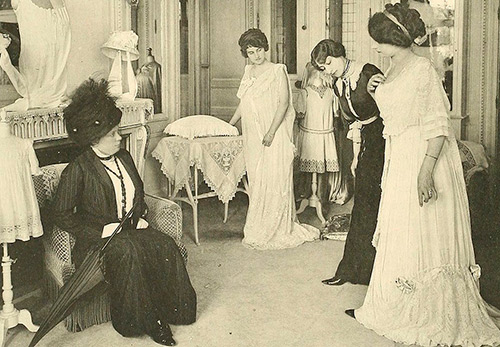 The history of haute couture houses in photographs of the early 20th century