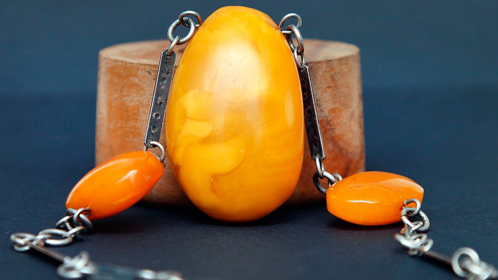 jewelry with amber